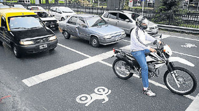 Nuevas zonas de detención para motos (plan piloto en Buenos Aires)